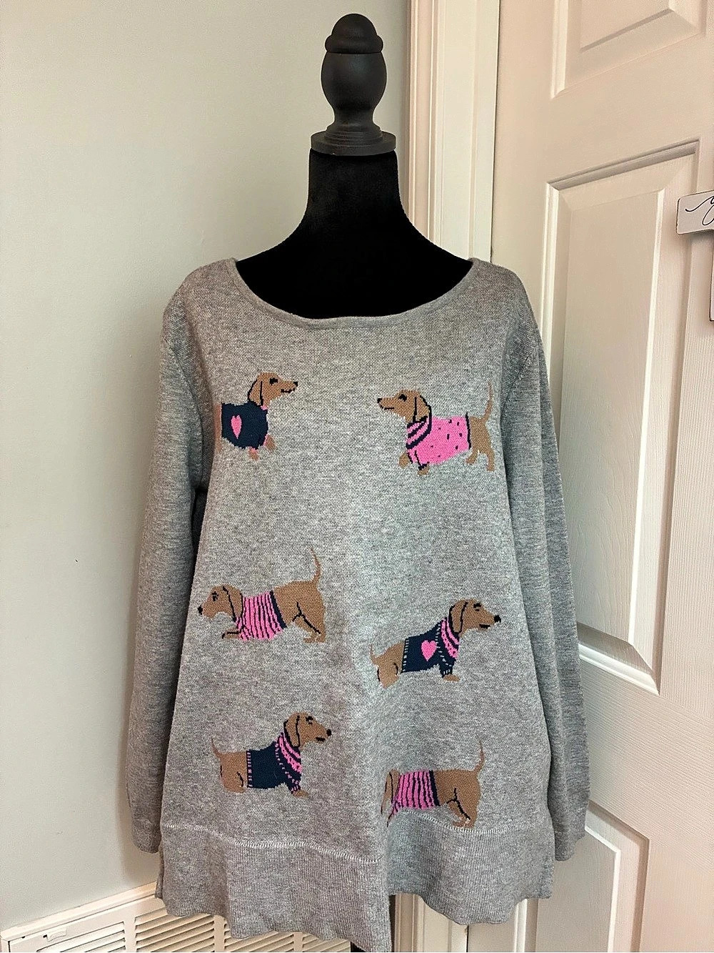 ASTROLOGIE Dog Motif Gray & Pink Sweater XL like new